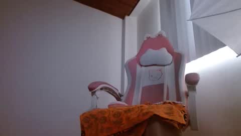 Snapshot of crystal_starx chatting on 12.16.25 Crystal Blaze online show from 12.16.25