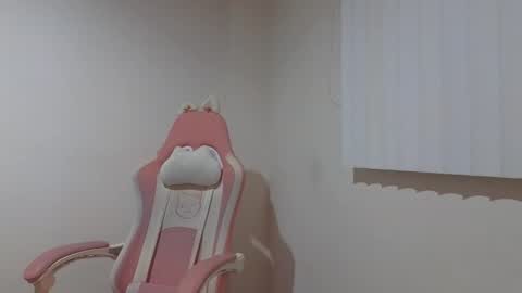 Snapshot of crystal_starx chatting on 12.18.25 Crystal Blaze online show from 12.18.25