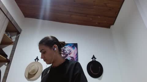 Snapshot of crystal_starx chatting on 02.19.26 Crystal Blaze online show from 02.19.26