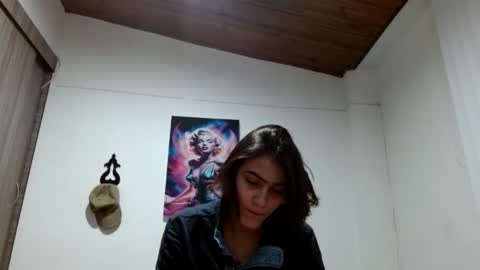 Snapshot of crystal_starx chatting on 05.27.26 Crystal Blaze online show from 05.27.26
