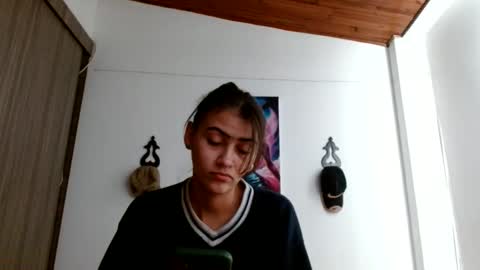 Snapshot of crystal_starx chatting on 05.28.26 Crystal Blaze online show from 05.28.26