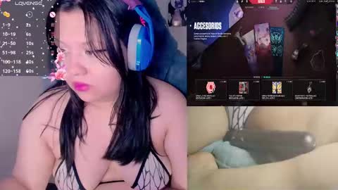 Snapshot of crystal_velvet01 chatting on 12.10.24 crystal online show from 12.10.24