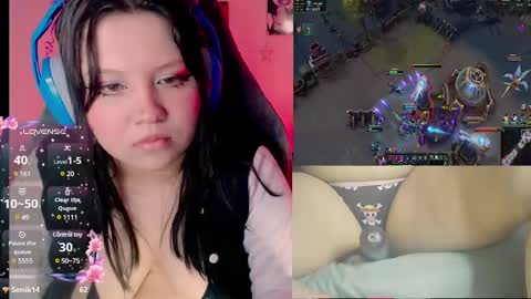 Snapshot of crystal_velvet01 chatting on 12.14.24 crystal online show from 12.14.24