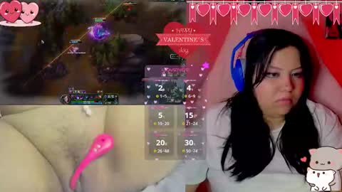 Snapshot of crystal_velvet01 chatting on 02.14.25 crystal online show from 02.14.25