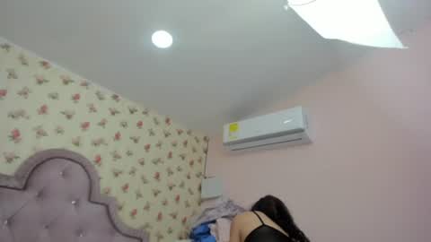 Snapshot of crystal_watson0 chatting on 07.13.26 Milf Latina online show from 07.13.26