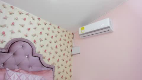 Snapshot of crystal_watson0 chatting on 07.16.26 Milf Latina online show from 07.16.26