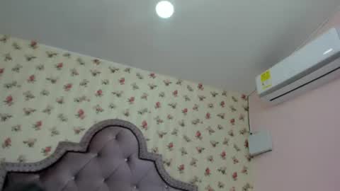 Snapshot of crystal_watson0 chatting on 08.08.26 Milf Latina online show from 08.08.26