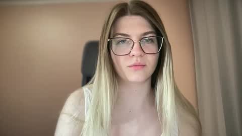 crystalblush01 online show from 03.06.26