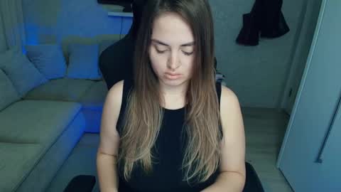 Snapshot of crystalemily chatting on 02.18.26 crystalemily online show from 02.18.26