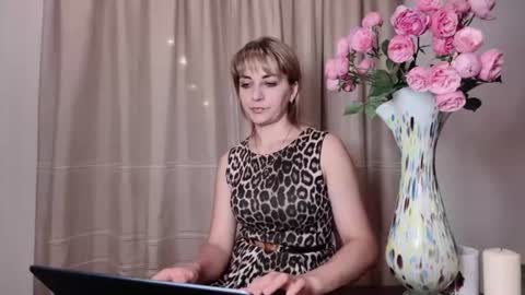 Snapshot of crystalfever_ chatting on 07.02.26 Mary online show from 07.02.26