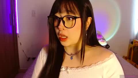 Snapshot of crystalitesq chatting on 04.20.26 Olivia online show from 04.20.26