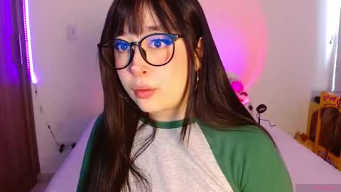 Snapshot of crystalitesq chatting on 04.23.26 Olivia online show from 04.23.26