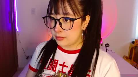 Snapshot of crystalitesq chatting on 04.24.26 Olivia online show from 04.24.26