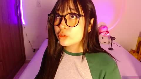 Snapshot of crystalitesq chatting on 04.28.26 Olivia online show from 04.28.26