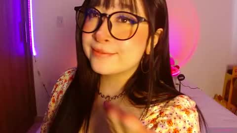 Snapshot of crystalitesq chatting on 04.29.26 Olivia online show from 04.29.26