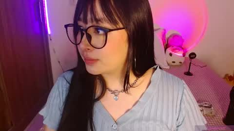Snapshot of crystalitesq chatting on 05.25.26 Olivia online show from 05.25.26
