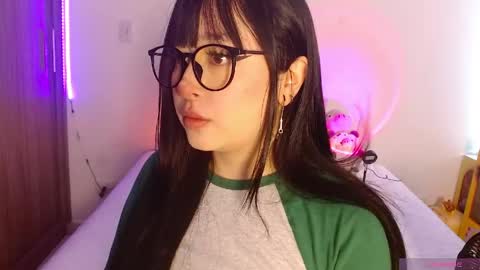 Snapshot of crystalitesq chatting on 05.28.26 Olivia online show from 05.28.26