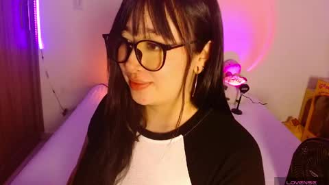 Snapshot of crystalitesq chatting on 05.30.26 Olivia online show from 05.30.26