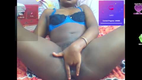 Snapshot of crystallgem chatting on 05.26.26 crystallgem online show from 05.26.26