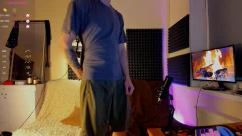 Snapshot of crystallora chatting on 12.06.24 Crys online show from 12.06.24