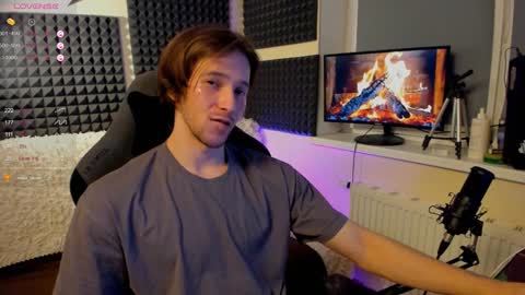 Snapshot of crystallora chatting on 12.16.24 Crys online show from 12.16.24