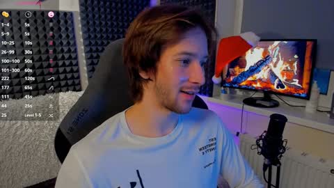 Snapshot of crystallora chatting on 12.30.24 Crys online show from 12.30.24