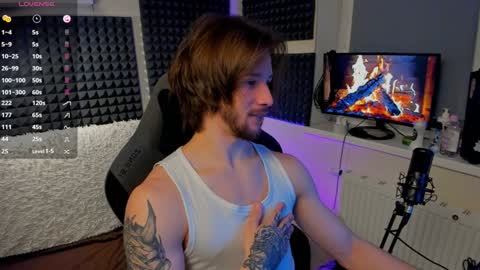 Snapshot of crystallora chatting on 01.22.25 Crys online show from 01.22.25