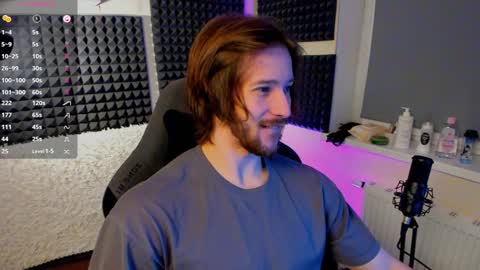 Snapshot of crystallora chatting on 01.31.25 Crys online show from 01.31.25