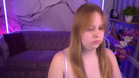 Snapshot of crystallpaws_ chatting on 09.10.25 crystallpaws_ online show from 09.10.25