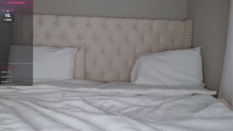 Snapshot of crystalstarlet chatting on 12.23.25 Nikki online show from 12.23.25