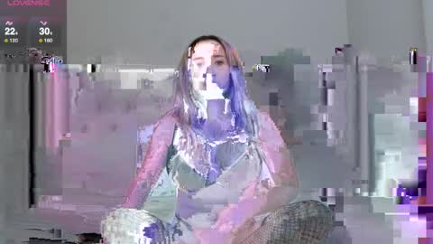 Snapshot of crystalstarlet chatting on 04.21.26 Nikki online show from 04.21.26