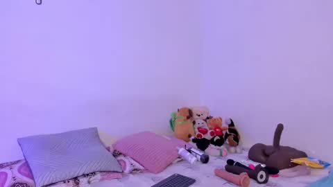 Soy Crystal online show from 10.03.25