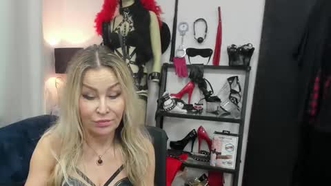 Snapshot of crystalxohotty chatting on 02.18.26 CrystalHotty online show from 02.18.26