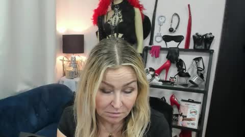 CrystalHotty online show from 03.27.26