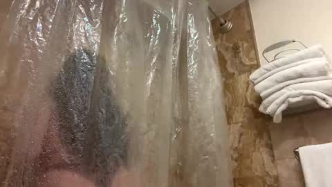 Snapshot of cubanwetdreamdoll chatting on 04.08.26 Thick Cuban Laz online show from 04.08.26