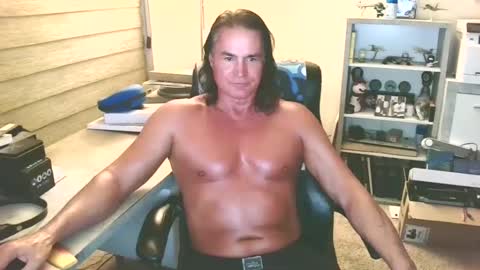 Yup... kinda old but Stop in and say hello online show from 09.13.25