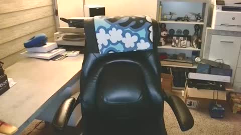 Yup... kinda old but Stop in and say hello online show from 04.11.26