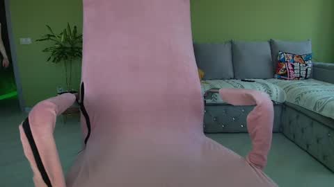 Snapshot of cuddle_kitten chatting on 05.20.26 Alexia online show from 05.20.26