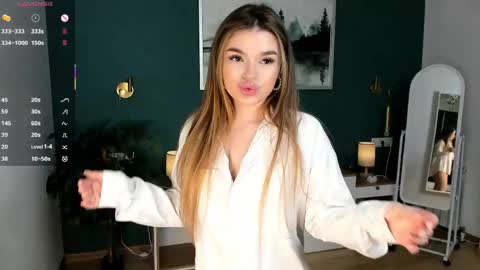 Silvia online show from 04.16.26