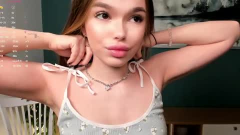 Snapshot of cuddles_jane chatting on 05.24.26 Silvia online show from 05.24.26