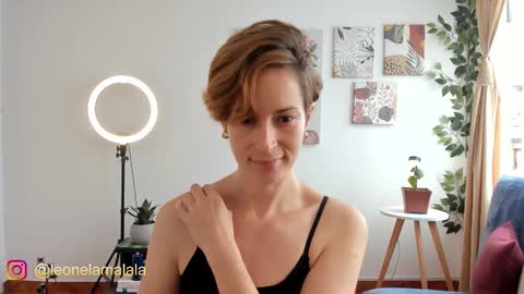Leonela online show from 09.12.25