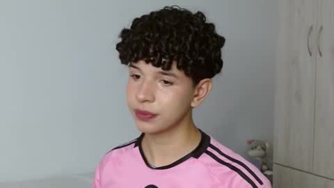 Cuddly online show from 03.04.25