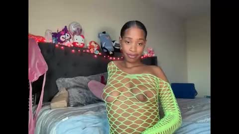 cum2charmxx online show from 10.19.25