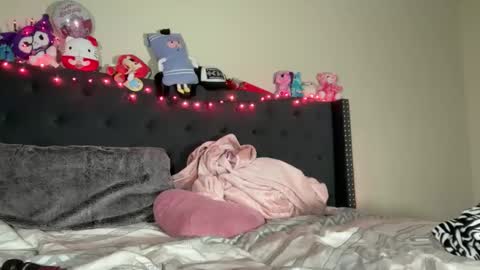 Snapshot of cum2charmxx chatting on 10.26.25 cum2charmxx online show from 10.26.25