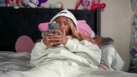 Snapshot of cum2charmxx chatting on 02.19.26 cum2charmxx online show from 02.19.26