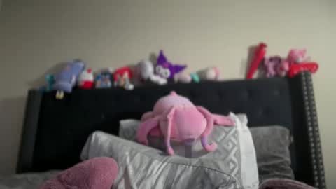 Snapshot of cum2charmxx chatting on 02.24.26 cum2charmxx online show from 02.24.26