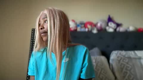 Snapshot of cum2charmxx chatting on 04.10.26 cum2charmxx online show from 04.10.26