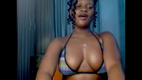 Snapshot of cum_ebony_petitxx chatting on 04.25.26 cath online show from 04.25.26