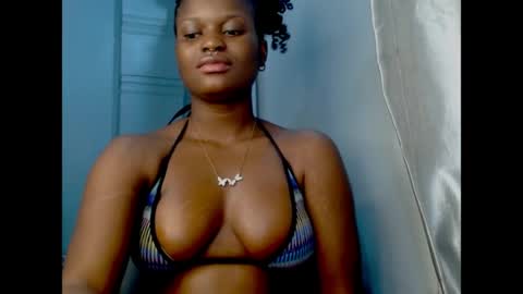 Snapshot of cum_ebony_petitxx chatting on 04.26.26 cath online show from 04.26.26