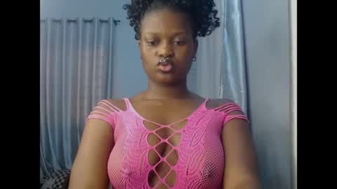 Snapshot of cum_ebony_petitxx chatting on 05.03.26 cath online show from 05.03.26